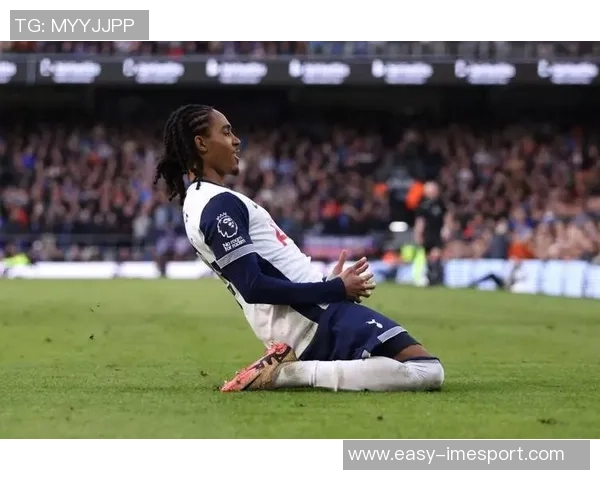 加纳主帅现场观战热刺却遭噩耗库杜斯19分钟伤退无缘非洲杯正赛